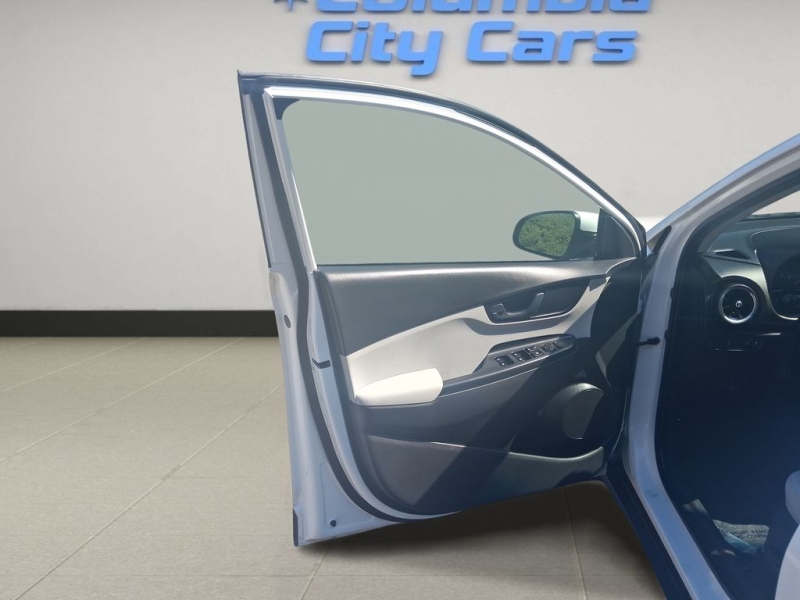 2023 Hyundai Kona SEL - Photo 11
