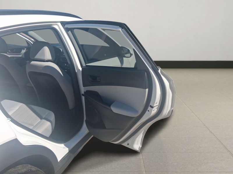 2023 Hyundai Kona SEL - Photo 18