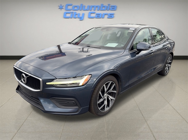 2020 Volvo S60 Momentum's photo